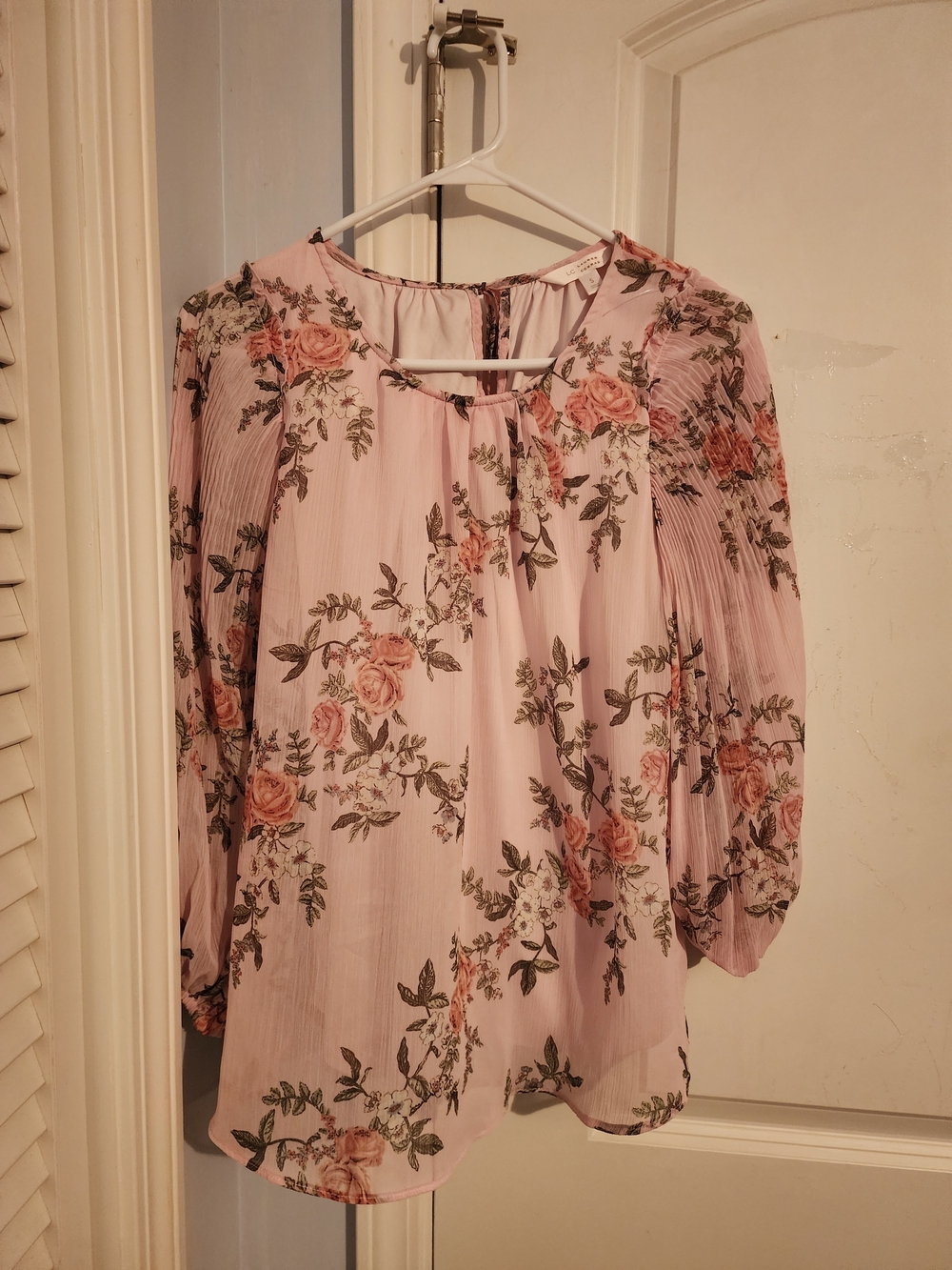 LC Lauren Conrad Pink Floral Pleated Long Sleeve Blouse